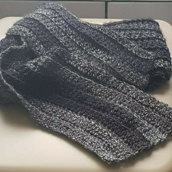 Accessories - Men's crocheted  scarf